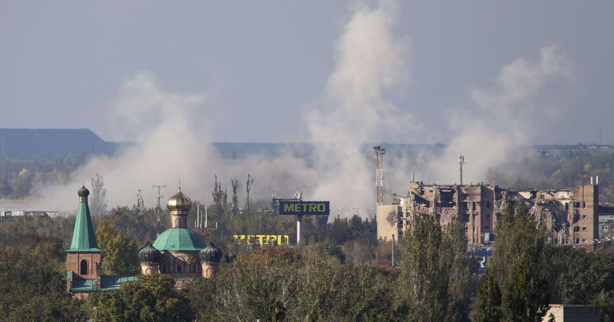 Ukraine forces fight separatists for Donetsk airport | eNCA