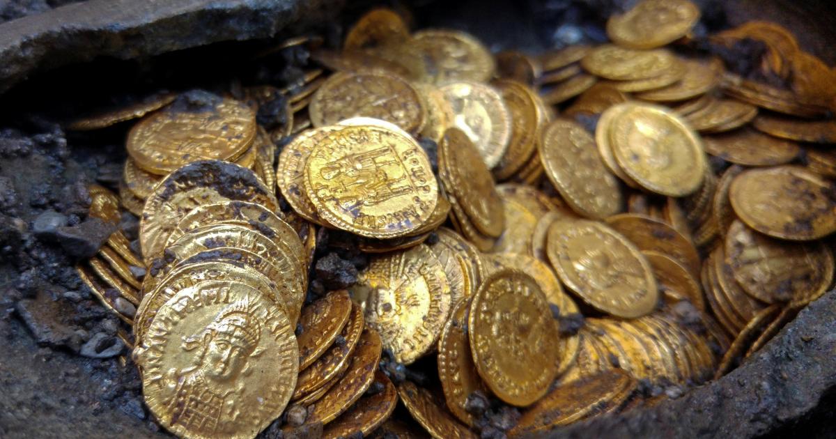 Ancient Roman coins found in Italy | eNCA