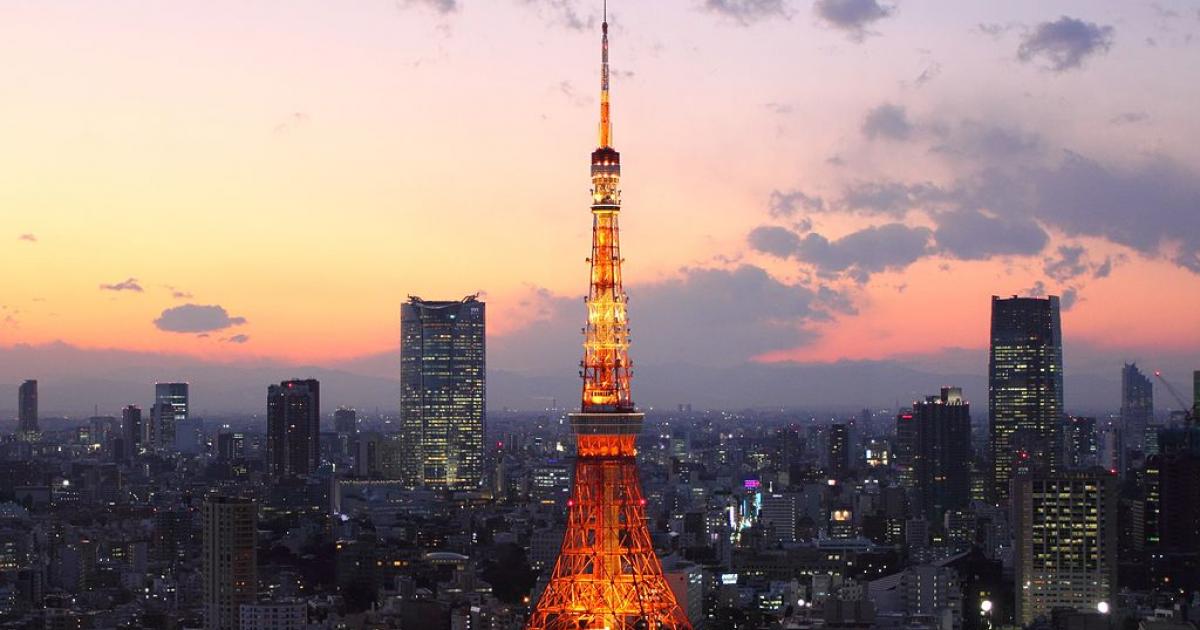 T tokyo. телебашня токио. япония акихабара 2023. район акихабара в токио ночью. токио тауэр башня.