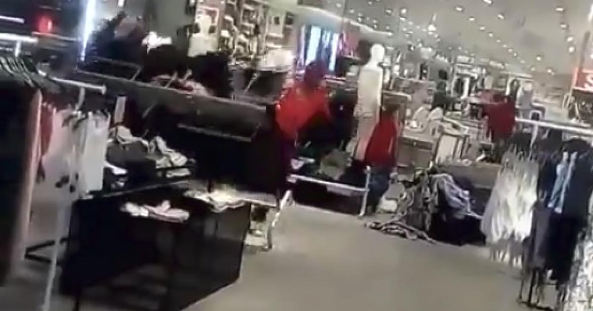 h&m clearwater trading hours