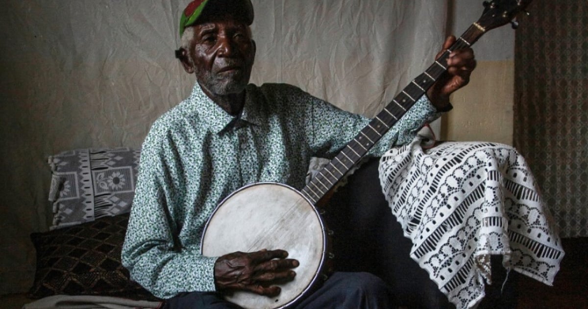 92-year-old Malawian music legend finds fame on TikTok - eNCA