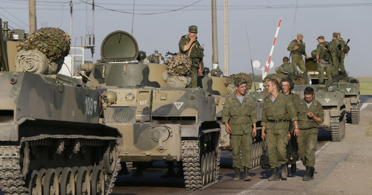 Ukraine fears 'Trojan horse' as Russian armour approaches border | eNCA