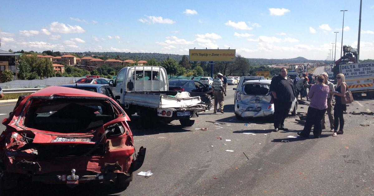 One dead in 22car pileup eNCA