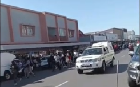 Police have diffused looting targeting foreign-owned shops in Estcourt, KwaZulu-Natal (KZN).