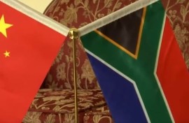 File: China and South Africa's respective national flags. (eNCA\Screenshot)