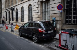 An SUV parked in Paris city centre. AFP/Dimitar Dilkoff