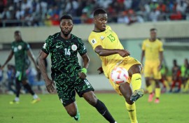 Sphephelo Sithole challenged by Kelechi Iheanacho. BackpagePix/Justina Aniefiok