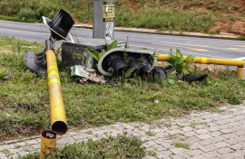 A damaged traffic light (robot). eNCA