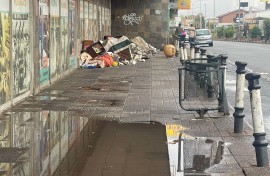 Rubbish on a pavement in Johannesburg. eNCA/Heidi Giokos