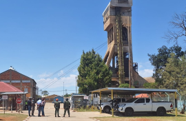 Police waiting for the illegal miners to resurface. eNCA/Bafedile Moerane
