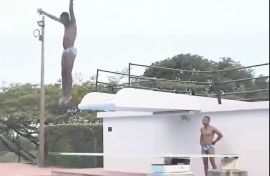 Mthembu and Shozi fly SA flag high