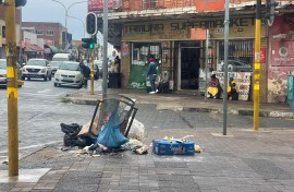 Garbage on a pavement in Johannesburg. eNCA/Heidi Giokos