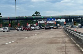 Traffic at the Marianhill toll plaza. eNCA/Zanele Buthelezi