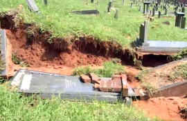 Graves destroyed in KZN floods \ enca