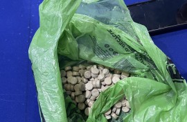  Police are raiding a sports bar in Phoenix, Durban.