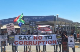 Human rights activists and the Organisation Undoing Tax Abuse have demonstrated outside the hospital. eNCA/Silindelo Masikane