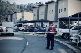 Police on the scene of the shooting in Waterfall. eNCA/Dasen Thathiah