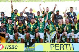 The Blitzboks lift the trophy. X/@Blitzboks
