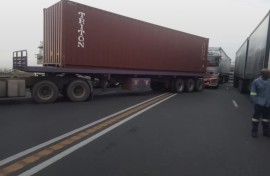 Trucks blocking the N3 freeway in Harrismith. Facebook/SA Truckers