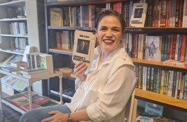 Lidia Rauch by die bekendstelling van haar boek Apartheid's Granddaughter