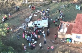 Angry mob traps KZN police after murder arrest. RUSA/Facebook