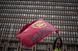 Samwu flag. Cornel Van Heerden/Beeld/Gallo Images