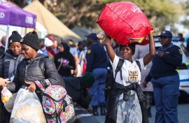 Hundreds Of Malawians Begin Journey Back Home. Sharon Seretlo/Gallo Images