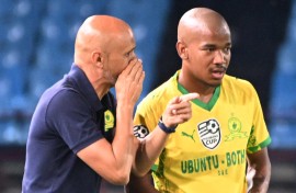  Mamelodi Sundowns coach Miguel Cardoso and Jayden Adams. Lefty Shivambu/Gallo Images