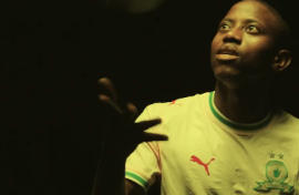Mamelodi Sundowns have captured the signing of Thabo Cele. Photo : Screenshot from Mamelodi Sundowns video via X