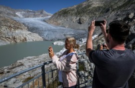 The massive glacier loss was linked low winter snowfalls as well as soaring summer temperatures
