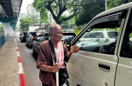 Dar San Ye survives off donations from charitable neighbours