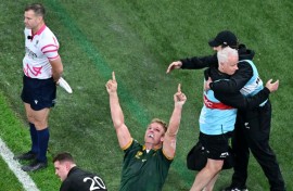 South Africa flanker Pieter-Steph du Toit (C) deservedly won man of the match with a ferocious demonstration of tackling