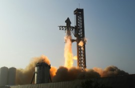 The SpaceX Starship lifts off from the launchpad during a flight test from Starbase in Boca Chica, Texas, on April 20, 2023
