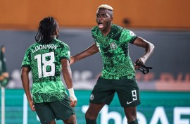 Ademola Lookman (L) scored the goal that put Nigeria in the semi-final
