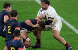 England's tighthead prop Will Stuart (R)
