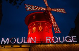 The accident marked the first time the Moulin Rouge's famous blades had fallen off