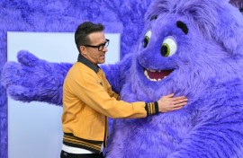 Actor and producer Ryan Reynolds hugs Blue as he arrives for the premiere of 'If' at the SVA Theater on May 13, 2024 in New York City