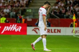 Robert Lewandowski had to leave the field in the first half against Turkey, his 150th international appearance