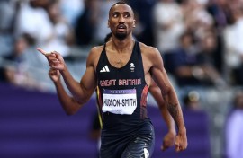 Britain's Matthew Hudson-Smith cruised to victory in his 400m semi-final