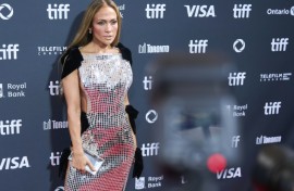 US actress and singer Jennifer Lopez was all glamour at the Toronto International Film Festival, where her new film 'Unstoppable' premiered