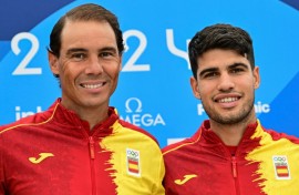Spain's Rafael Nadal (L) and Carlos Alcaraz were named in the Davis Cup finals' team lists