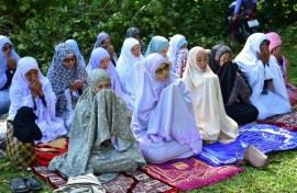Around a hundred relatives, survivors and supporters gathered at the cemetery of a mosque in Narathiwat province on Friday morning to pray at a mass grave