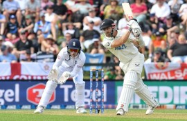 New Zealand's Kane Williamson hit 10 fours before falling for 93 after tea