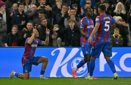 Daniel Munoz (left) salvaged a 1-1 draw for Crystal Palace against Newcastle