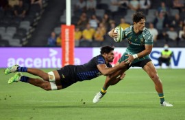 Australia's Jordan Petaia (R) is quitting rugby to chase his dream of playing in America's National Football League