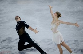 Minerva Fabienne Hase and Nikita Volodin defend pairs title in Grenoble 
