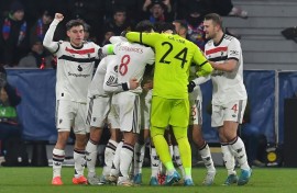Manchester United came from behind to win 2-1 at Viktoria Plzen