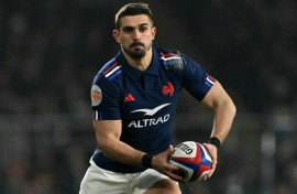 Thomas Ramos returns to the fly-half role against Italy in Rome