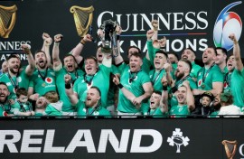 Last year's Six Nations title winning captain Peter O'Mahony (R) is to retire from Test rugby along with fellow Irish legends Conor Murray and Cian Healy at the end of this season's tournament