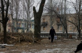 Russian forces have escalated their attacks on eastern Ukraine despite mounting rhetoric from Washington and Moscow over peace